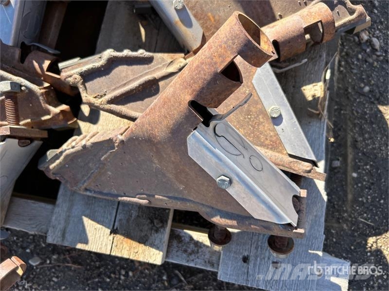  Quantity of (74) 1 in Atom Jet Air Drill Openers Kiti naudoti statybos komponentai