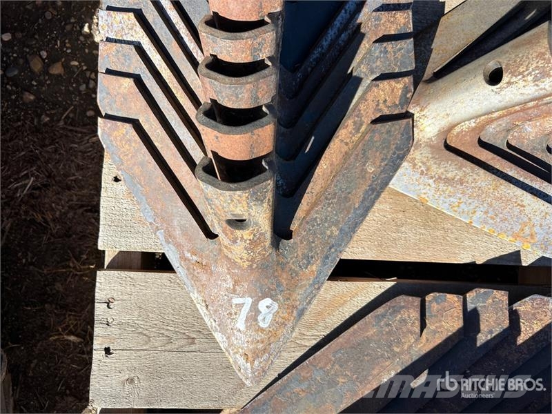 Quantity of (78) 12 in Cultivator Shovels Egyéb alkatrészek