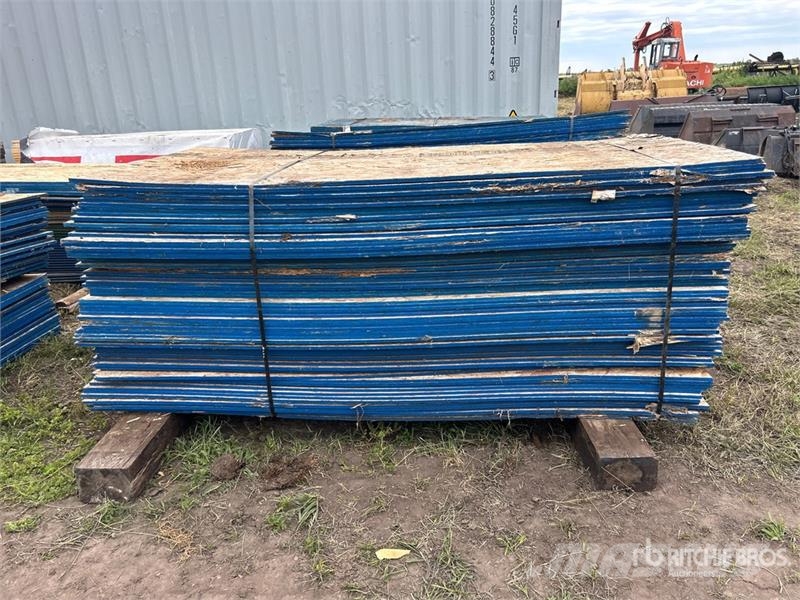  Quantity of (78) 4 in x 8 in OSB Board Drugi deli