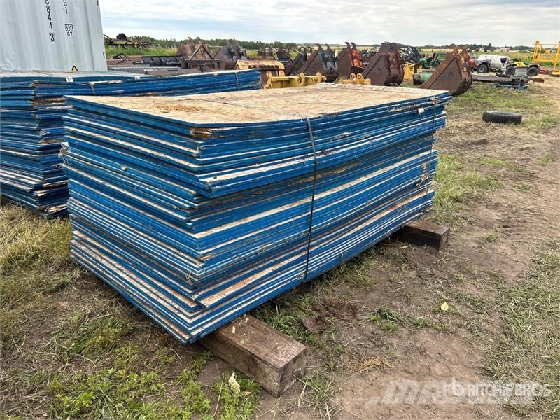  Quantity of (78) 4 in x 8 in OSB Board Drugi deli
