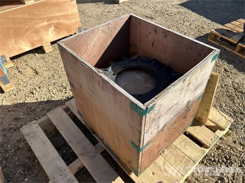 Quantity of (8) 1-38320-110 Morooka MST300 Drive S Other components