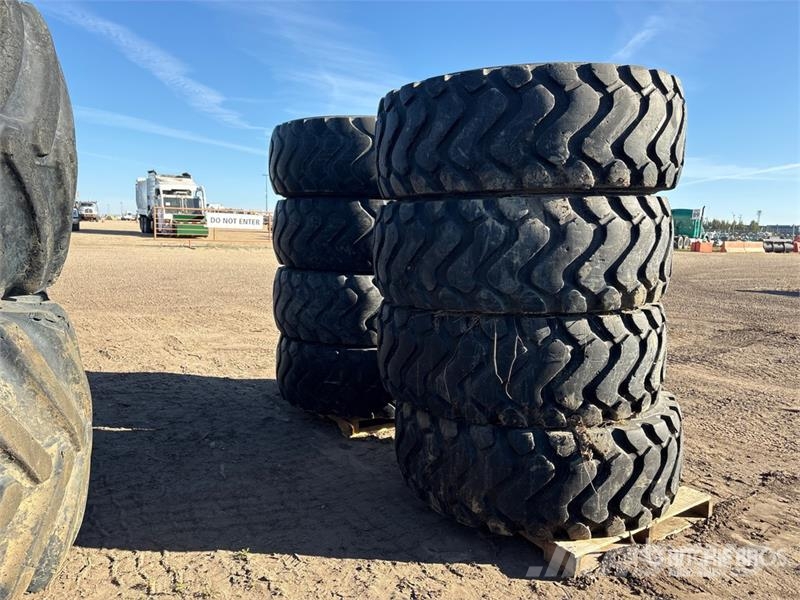 Quantity of (8) 20.5R25 Tires Gume, točkovi i felne