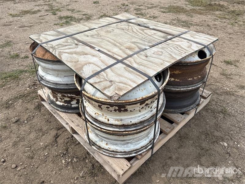 Quantity of (8) 22.5 inch Steel Wheels Tyres, wheels and rims