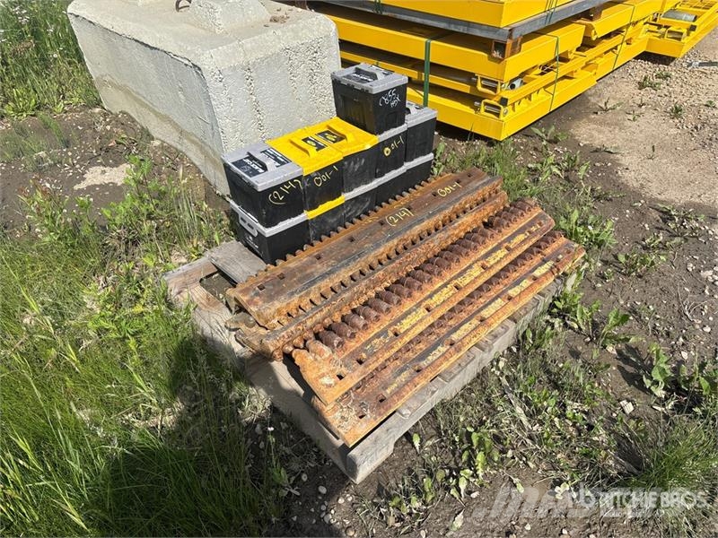 Quantity of (8) 48 in Scarifier Cutting Edges w/Ex Drugi deli