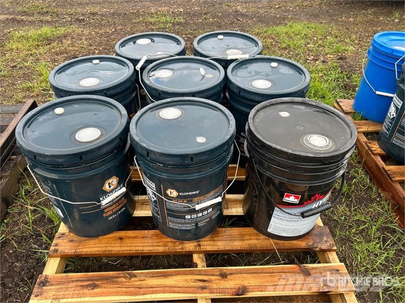  Quantity of (8) 5 gal Pails of Assorted Oil & Lubr Drugi deli