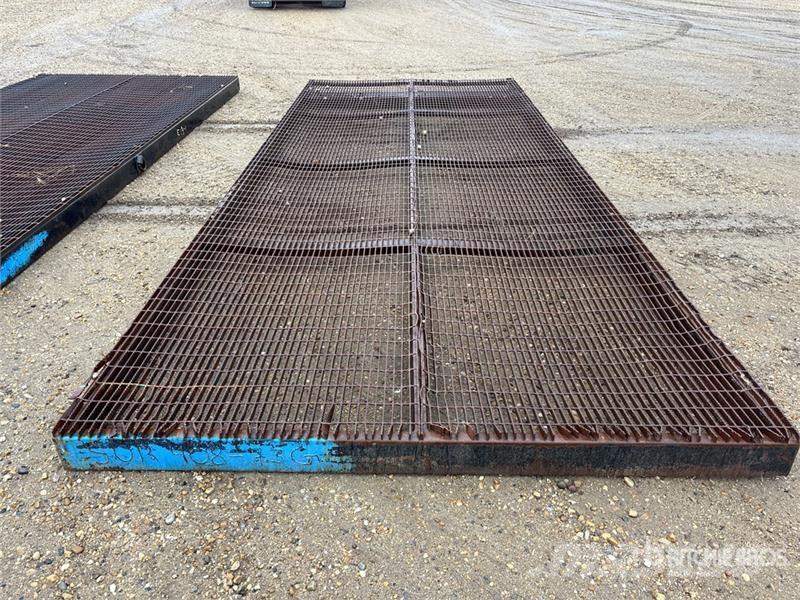 Quantity of (8) 8 ft x 20 ft Steel Grated Mats Rezervni delovi i oprema za bušenje