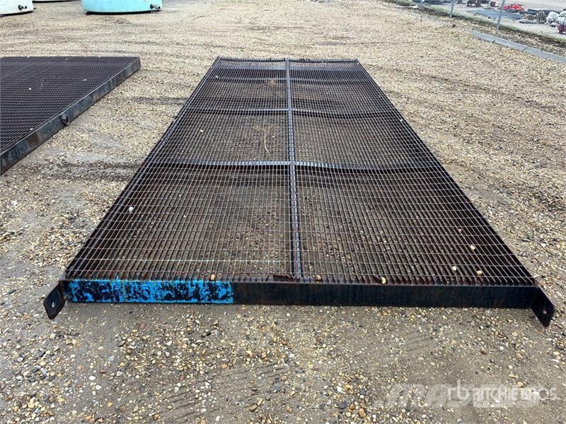 Quantity of (8) 8 ft x 20 ft Steel Grated Mats Rezervni delovi i oprema za bušenje