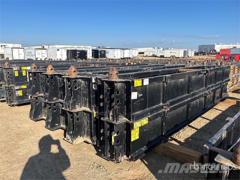 Quantity of (8) Baskets Of Ditch Witch AT100 Drill Компоненты строительной техники