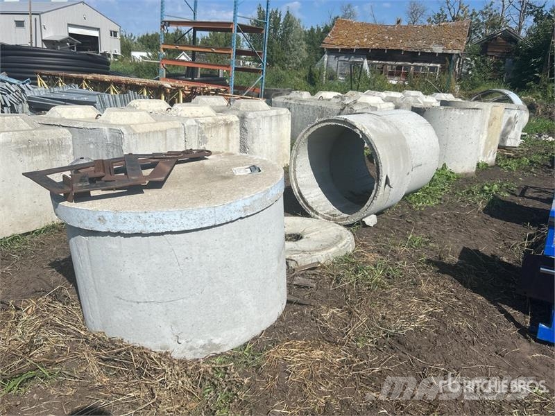 Quantity of (8) Concrete Well Tiles Drugi deli