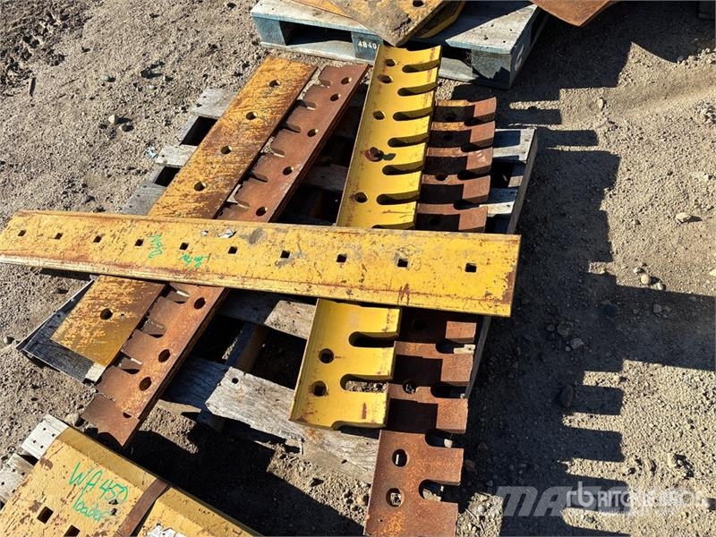 Quantity of (8) Cutting Edges - Fits Caterpillar D Andre komponenter