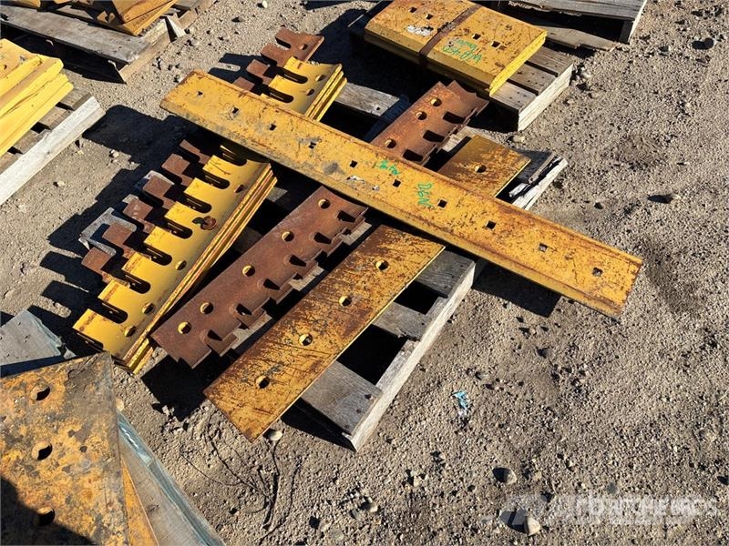 Quantity of (8) Cutting Edges - Fits Caterpillar D Andre komponenter