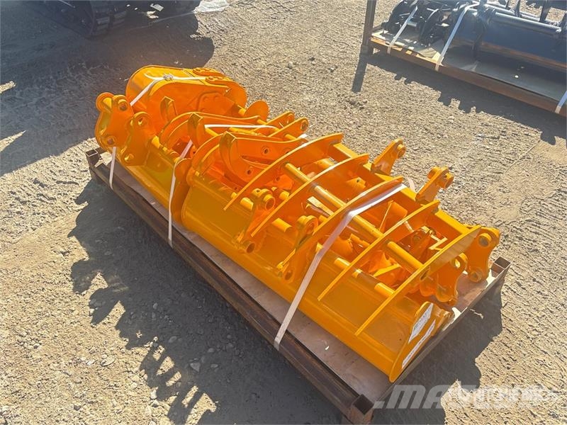 Quantity of (8) GIYI Cat 301 GYA-8 Mini Excavator Egyéb alkatrészek