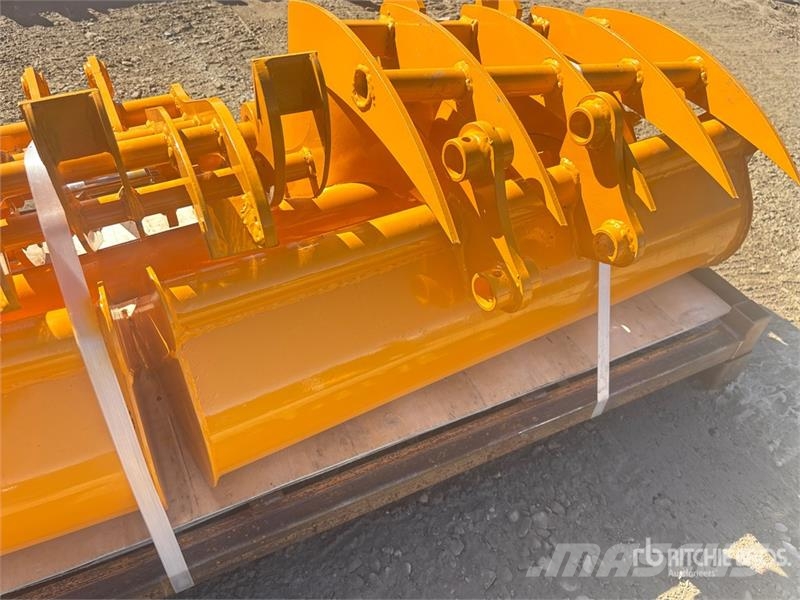 Quantity of (8) GIYI Cat 301 GYA-8 Mini Excavator Egyéb alkatrészek