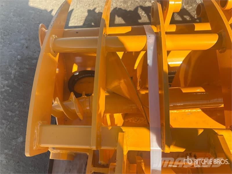 Quantity of (8) GIYI Cat 301 GYA-8 Mini Excavator Egyéb alkatrészek