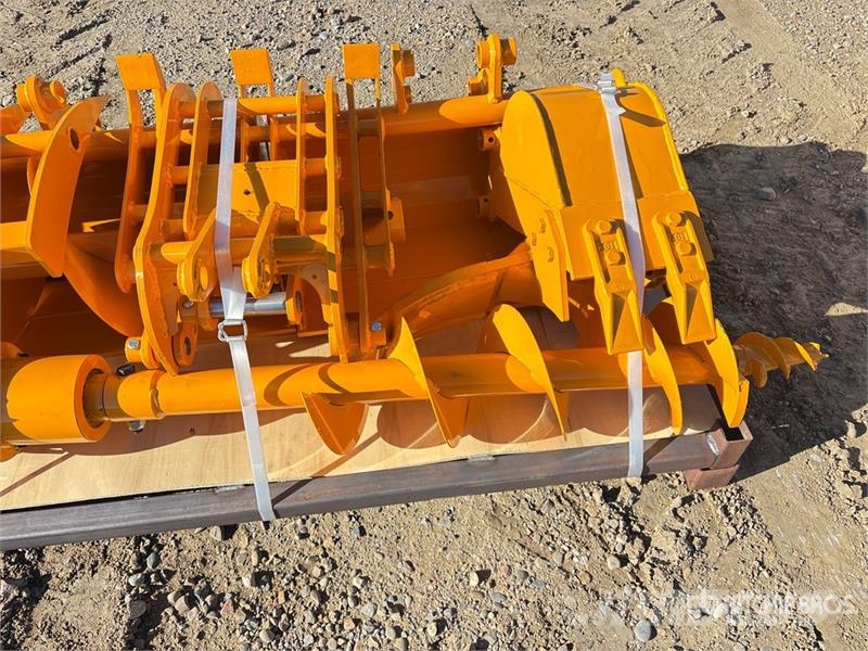 Quantity of (8) GIYI Cat 301 GYA-8 Mini Excavator Egyéb alkatrészek