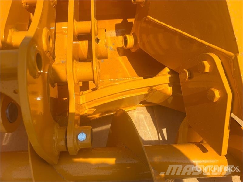 Quantity of (8) GIYI Cat 301 GYA-8 Mini Excavator Drugi deli