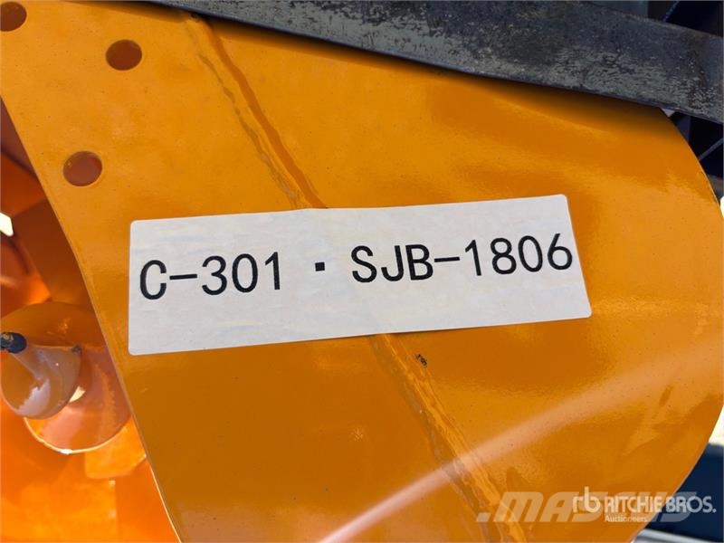  Quantity of (8)  GIYI Cat 301 GYA-8 Mini Excavator Drugi deli