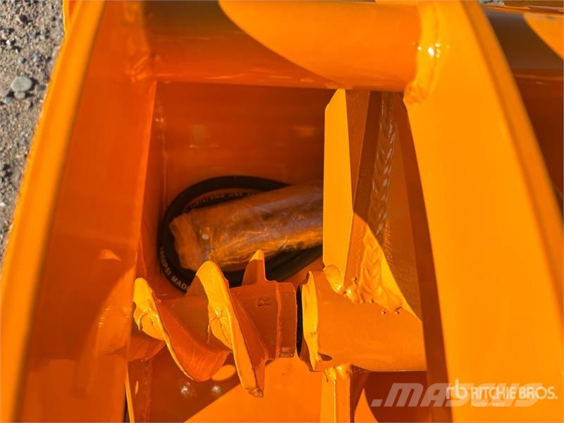 Quantity of (8) GIYI Cat 301 GYA-8 Mini Excavator Egyéb alkatrészek