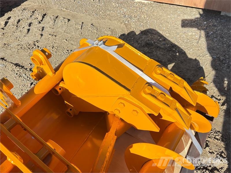 Quantity of (8) GIYI Cat 301 GYA-8 Mini Excavator Egyéb alkatrészek