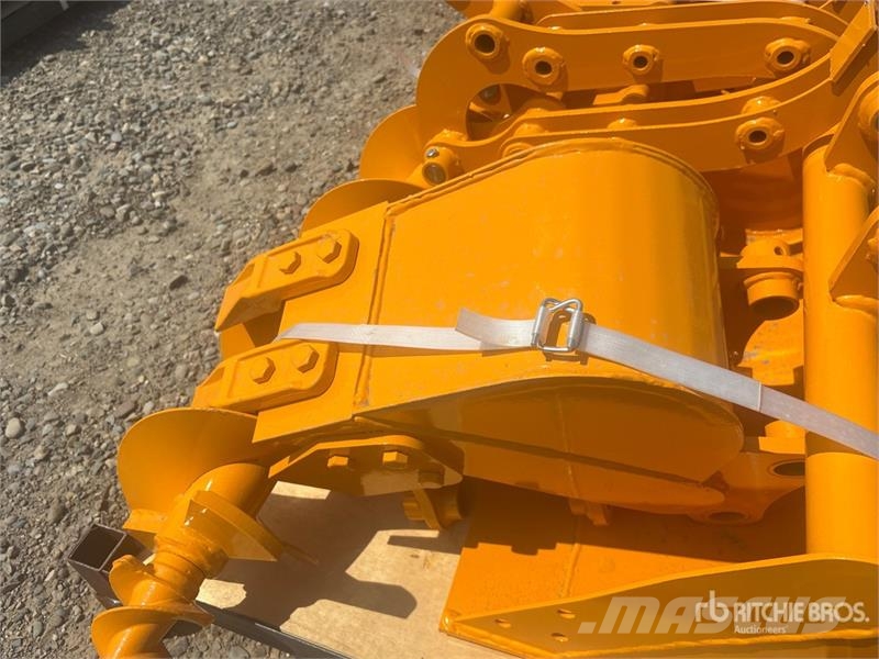 Quantity of (8) GIYI Cat 301 GYA-8 Mini Excavator Drugi deli