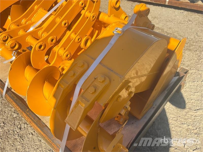 Quantity of (8) GIYI Cat 301 GYA-8 Mini Excavator Egyéb alkatrészek