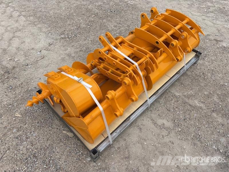  Quantity of (8)  GIYI Cat 301 GYA-8 Mini Excavator Inne akcesoria