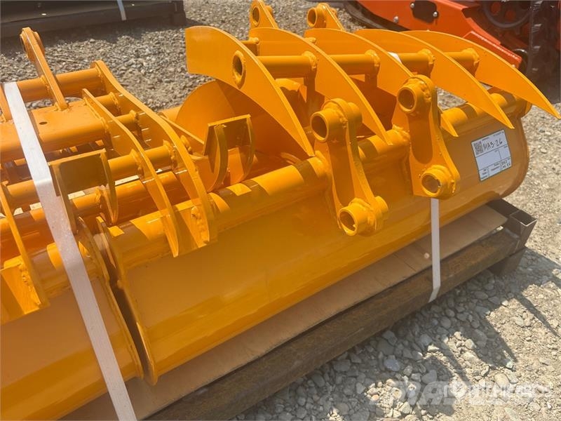 Quantity of (8) GIYI Cat 301 GYA-8 Mini Excavator Drugi deli