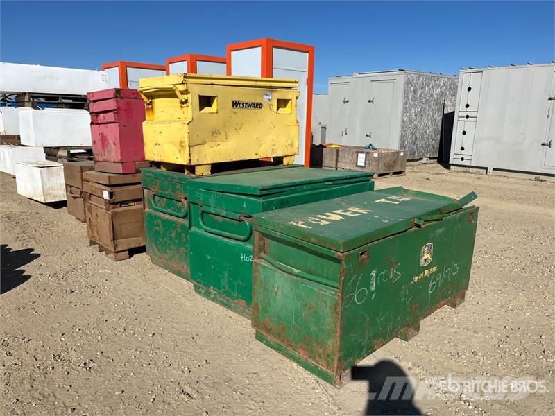 Quantity of (8) Job Site Box Altri componenti