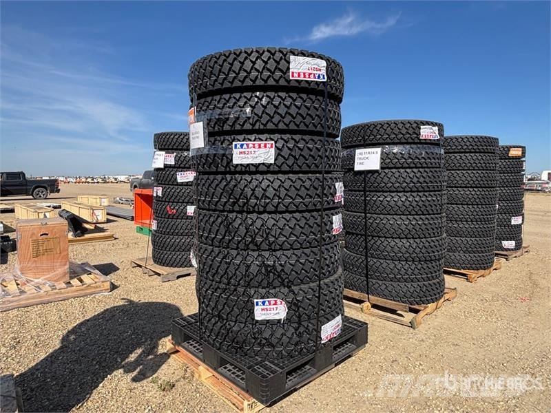  Quantity of (8) Kapsen 11R24.5 Semi Truck Tires (U Шины и колёса