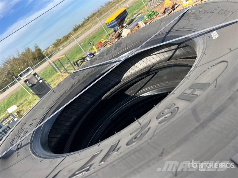 Quantity of (8) Kapsen 11R24.5 Tires (Unused) Tyres, wheels and rims