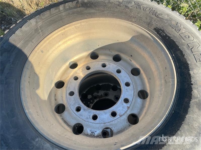 Quantity of (8) Michelin 445/50R22.5 Tires Tyres, wheels and rims
