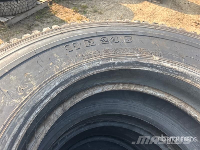  Quantity of (8) Michelin XDY- EX2 11R24.5 Tires Tyres, wheels and rims