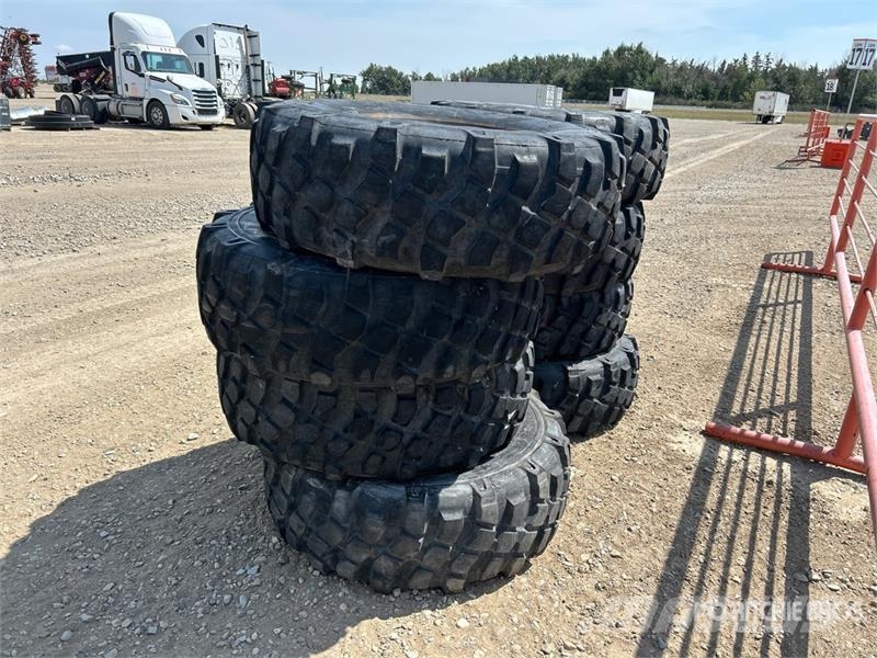 Quantity of (8) Michelin 395/85R20 Tires Opony, koła i felgi