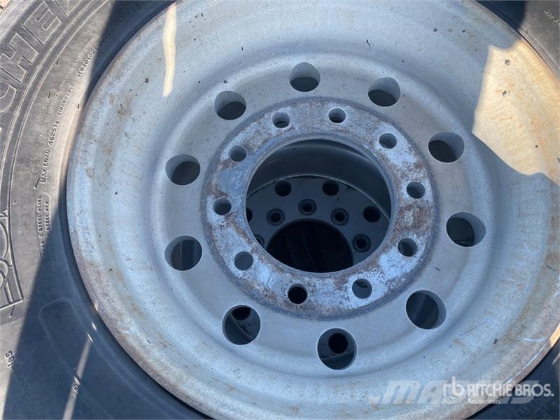 Quantity of (8) Michelin 445/50R22.5 Tires Tyres, wheels and rims