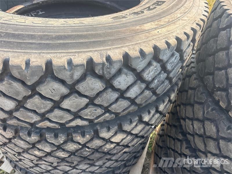  Quantity of (8) Michelin XDY-EX 11R24.5 Tires Tyres, wheels and rims