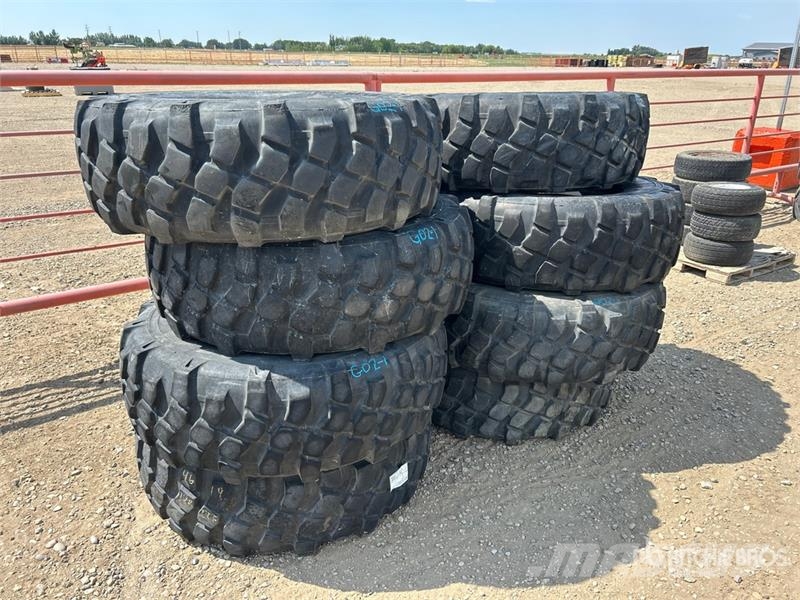 Quantity of (8) Michelin 395/85R20 Tires Opony, koła i felgi