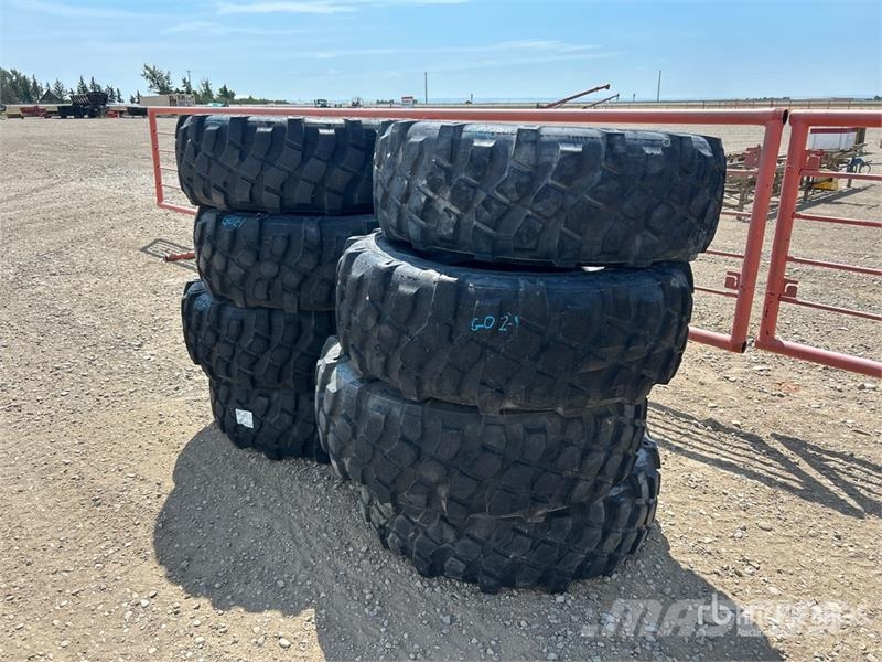 Quantity of (8) Michelin 395/85R20 Tires Opony, koła i felgi