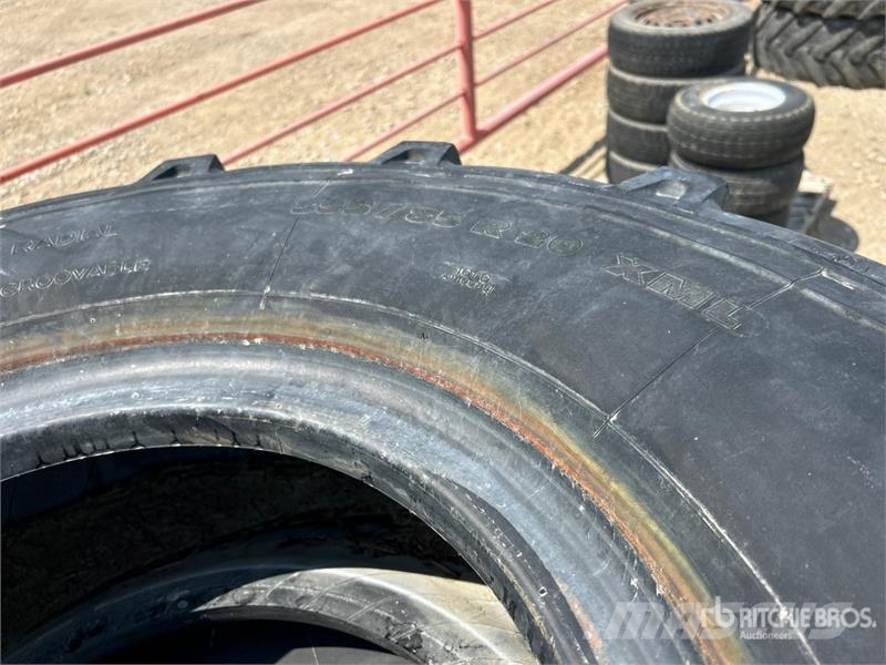 Quantity of (8) Michelin 395/85R20 Tires Opony, koła i felgi