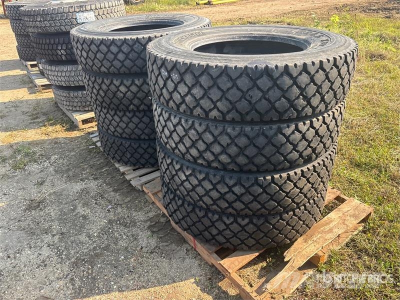  Quantity of (8) Michelin XDY-EX 11R24.5 Tires Tyres, wheels and rims