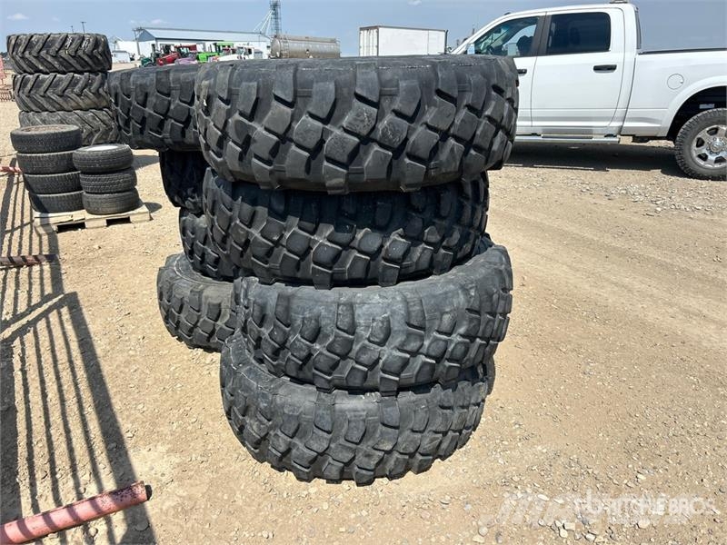 Quantity of (8) Michelin 395/85R20 Tires Opony, koła i felgi
