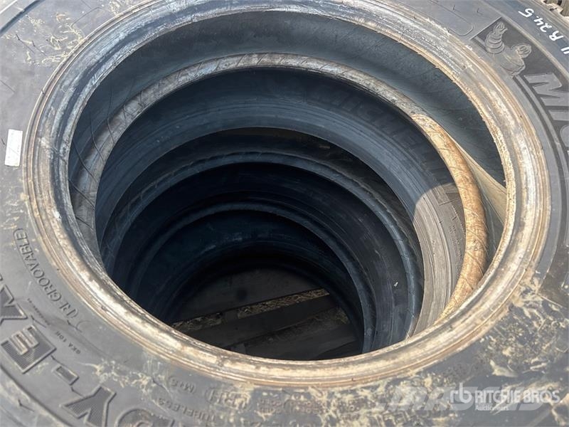  Quantity of (8) Michelin XDY- EX2 11R24.5 Tires Tyres, wheels and rims