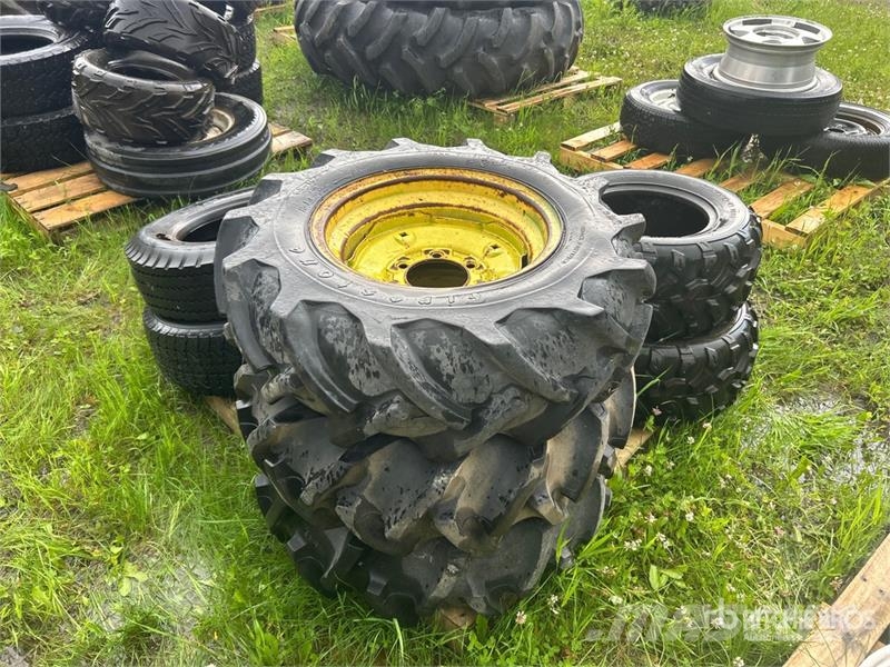  Quantity of (8) Mixed Tires Opony, koła i felgi