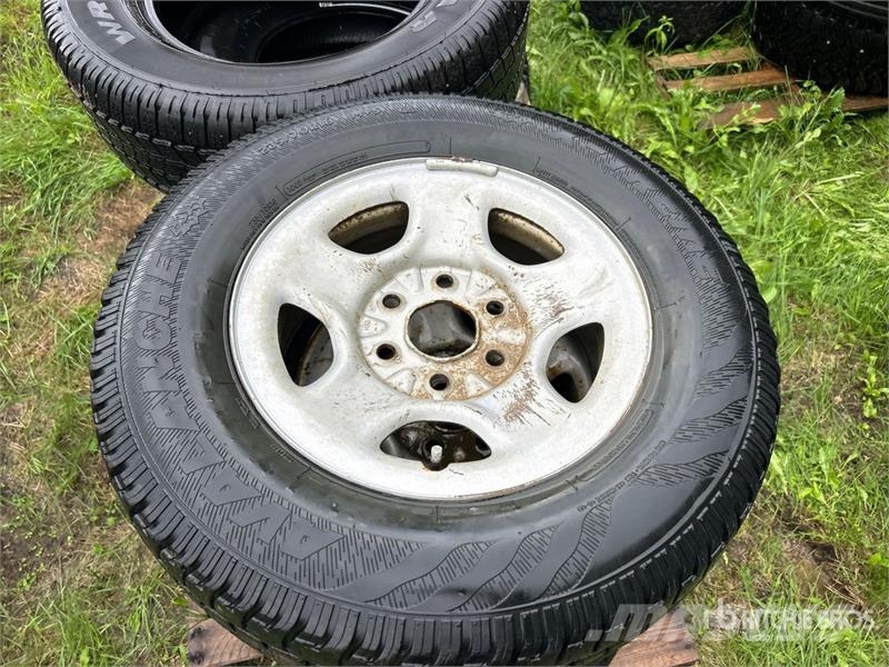 Quantity of (8) Mixed Tires Tyres, wheels and rims
