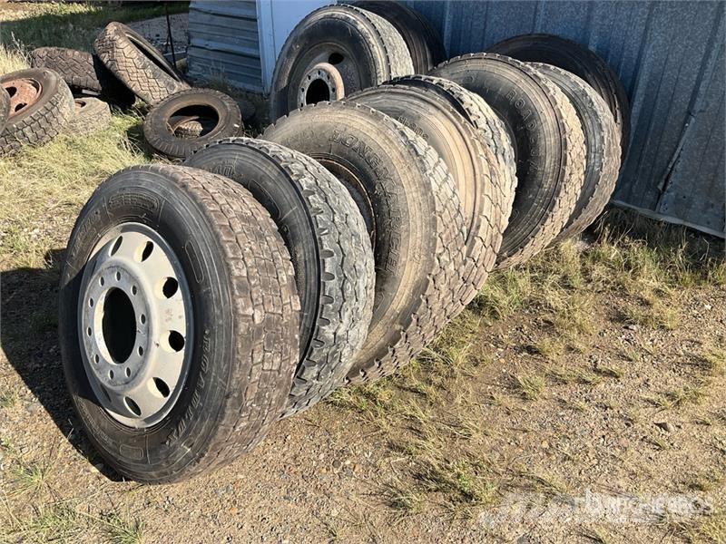 Quantity of (8) Mixed Tires Шины и колёса