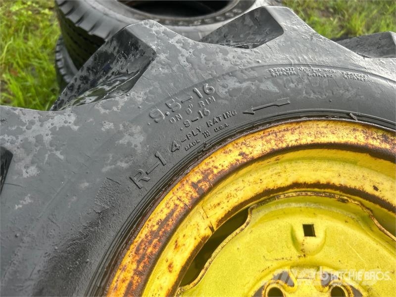  Quantity of (8) Mixed Tires Opony, koła i felgi