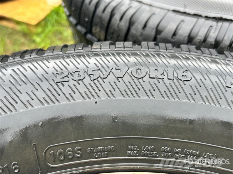 Quantity of (8) Mixed Tires Tyres, wheels and rims