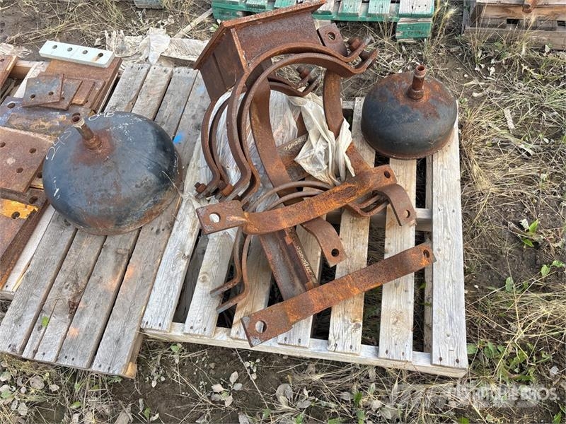Quantity of (8) Pallets of Fittings and Flanges Oprema za preradu