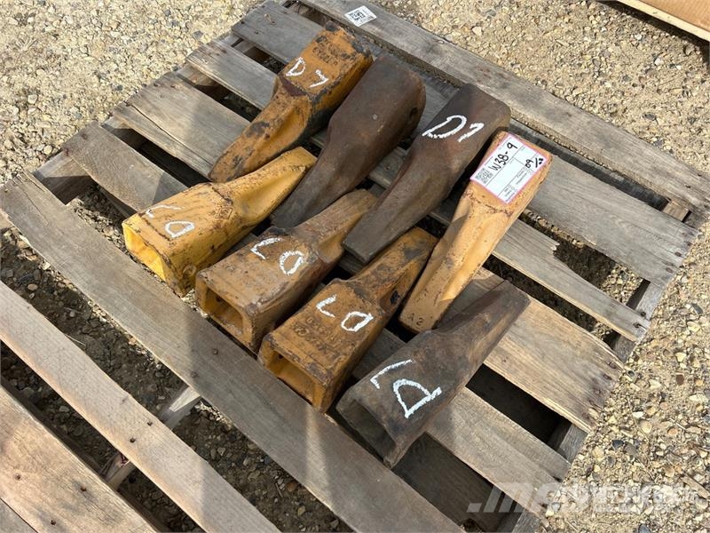 Quantity of (8) Ripper Teeth - Fits Cat D7/D8 Ďalšie komponenty
