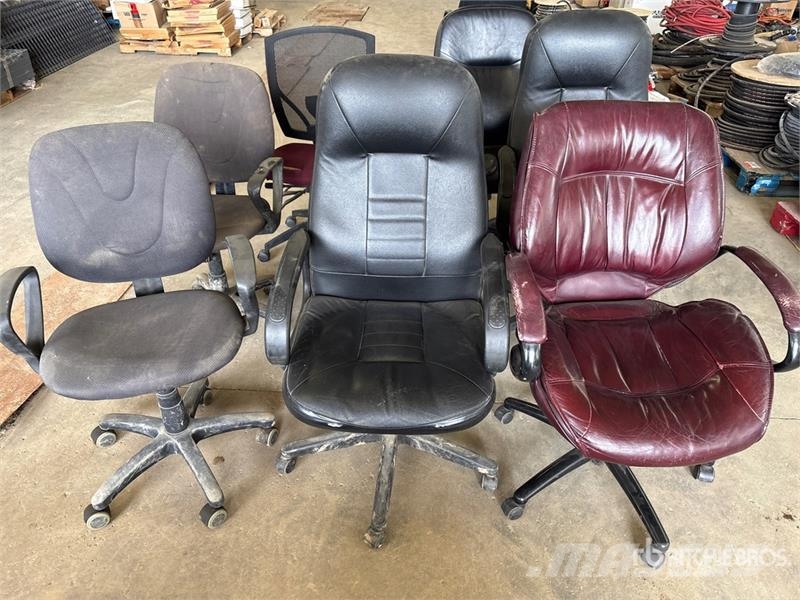  Quantity of (8) Roller Office Chairs Drugi deli