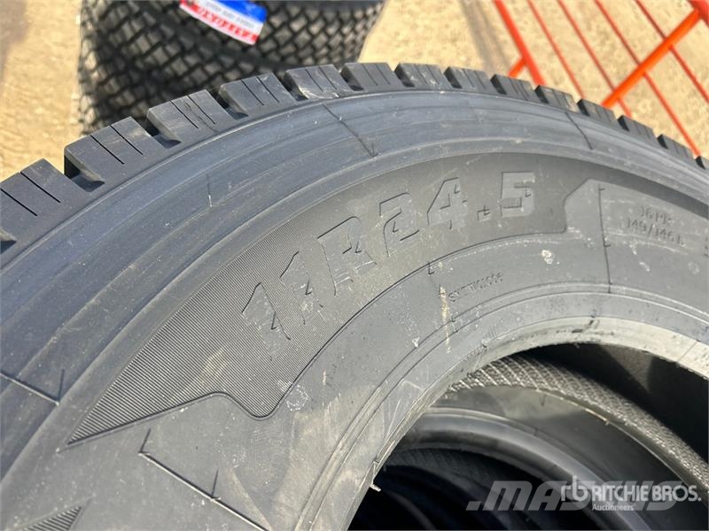  Quantity of (8) Seyoun 11R24.5 Tires (Unused) Pneus, roues et jantes